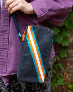 Canvas Shoulder Bag :: SX-70 Sonar -Modern Camera Shop BFCCameraCasesJPGWEB 12