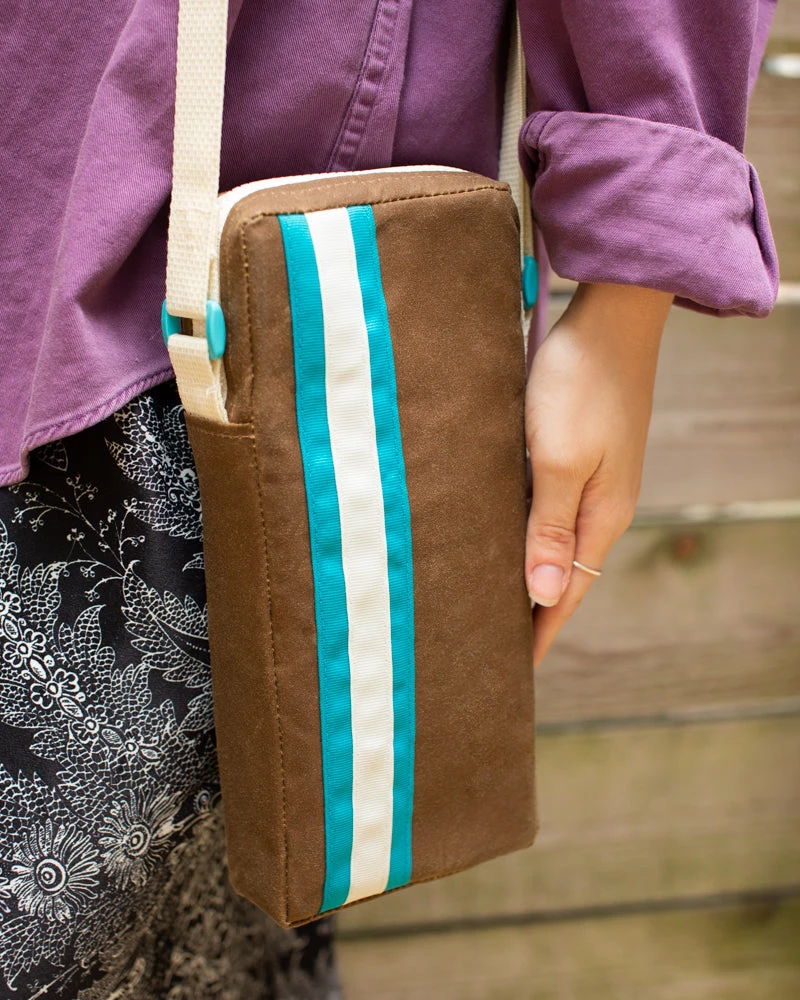 Canvas Shoulder Bag :: SLR 680/690 6 Canvas Shoulder Bag :: SLR 680/690 - Image 4