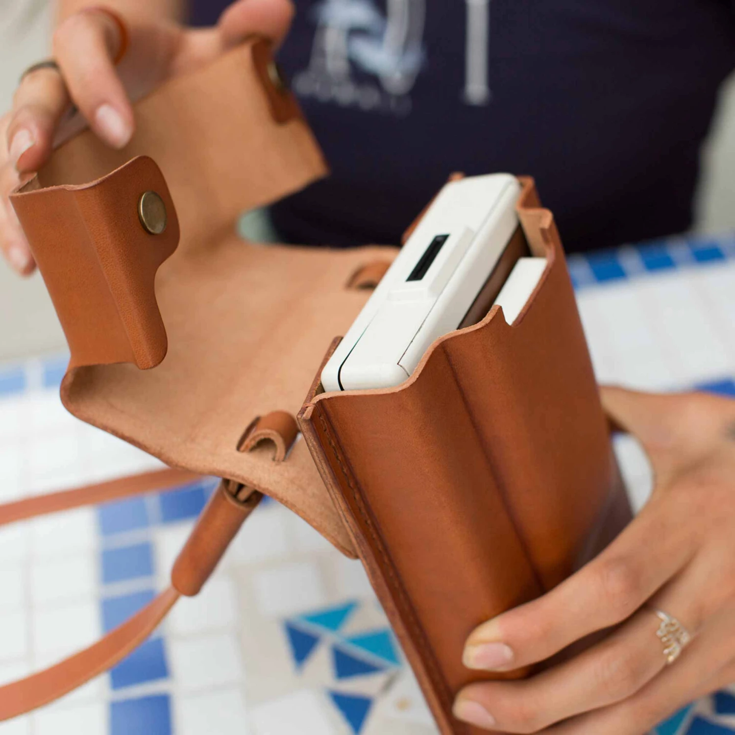 Leather Shoulder Case :: SX-70 5 Leather Shoulder Case :: SX-70 - Image 3