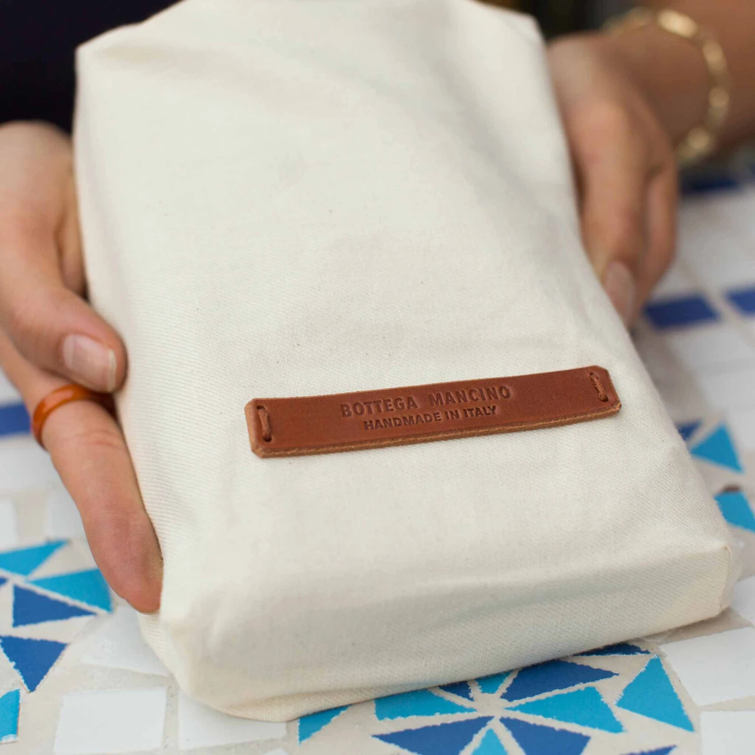 Leather Shoulder Case :: SX-70 8 Leather Shoulder Case :: SX-70 - Image 6