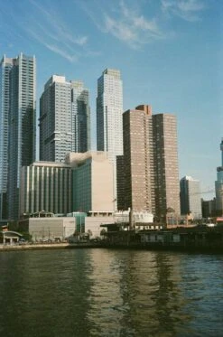 Lomography 400 :: Color -Modern Camera Shop Lomo 400 35mm Tamara Saade 3